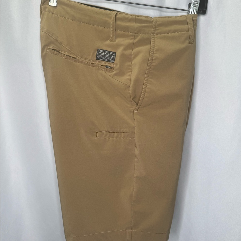4/$15💥 Van’s Surf and Turf Hybrid Men's Khaki Flat Front Shorts Sz 30 Bin D - Picture 9 of 10